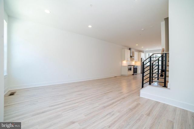 7324 BLADE DR, Falls Church, VA 22042