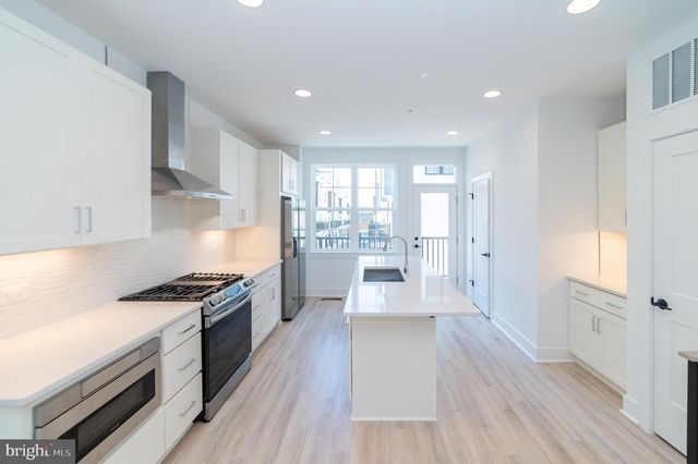 7324 BLADE DR, Falls Church, VA 22042