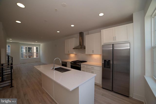 7324 BLADE DR, Falls Church, VA 22042