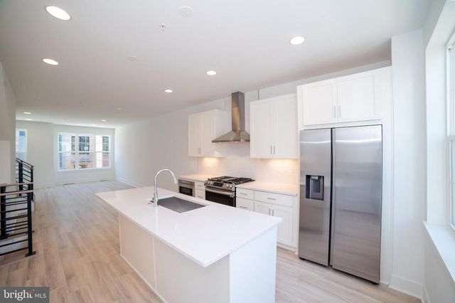 7324 BLADE DR, Falls Church, VA 22042