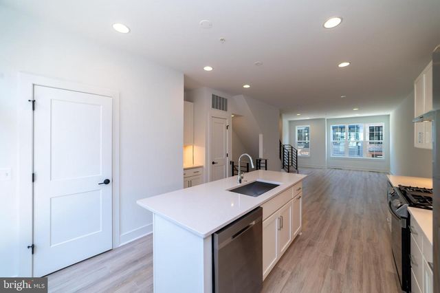 7324 BLADE DR, Falls Church, VA 22042