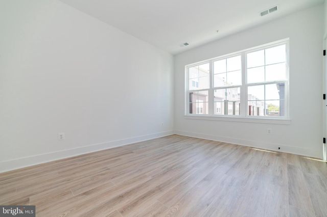 7324 BLADE DR, Falls Church, VA 22042