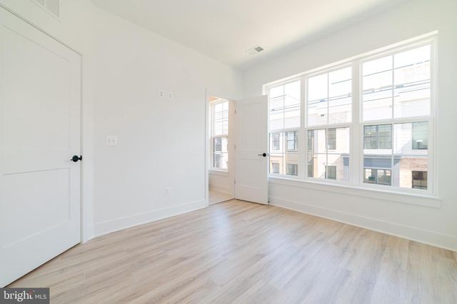 7324 BLADE DR, Falls Church, VA 22042