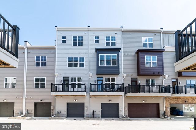 7324 BLADE DR, Falls Church, VA 22042