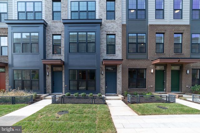 7324 BLADE DR, Falls Church, VA 22042