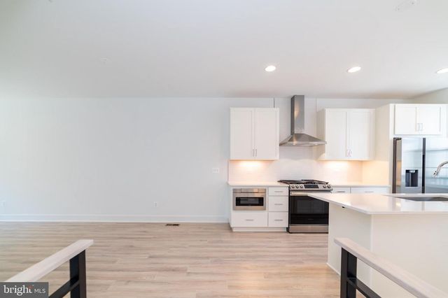 7324 BLADE DR, Falls Church, VA 22042
