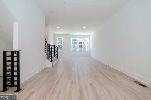 7324 BLADE DR, Falls Church, VA 22042