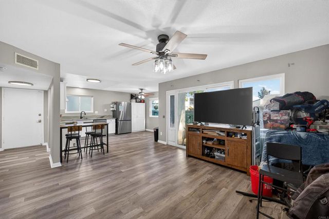 1817 E Grand Ave 11, Escondido, CA 92027