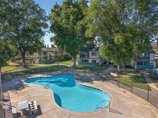 1817 E Grand Ave 11, Escondido, CA 92027