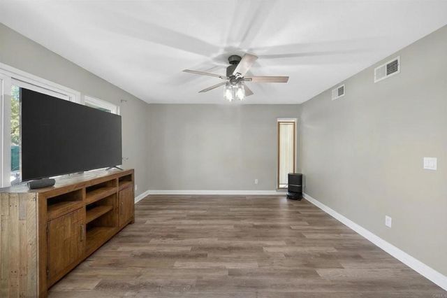 1817 E Grand Ave 11, Escondido, CA 92027