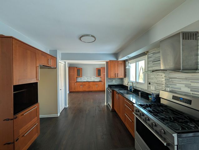 7074 Foxridge Drive, Canton, MI 48187