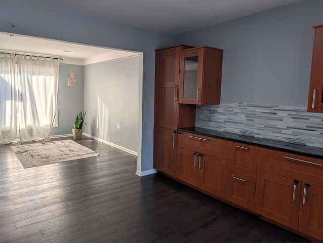 7074 Foxridge Drive, Canton, MI 48187