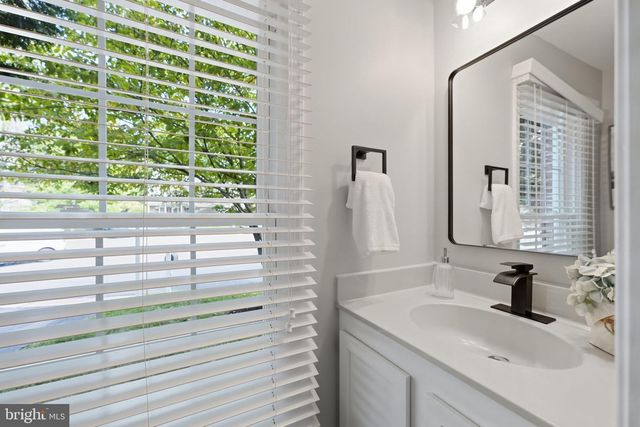 7922 JENSEN PL, Bethesda, MD 20817
