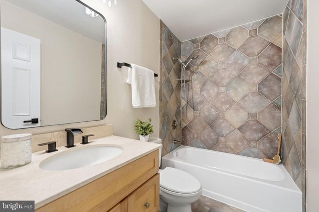 7922 JENSEN PL, Bethesda, MD 20817