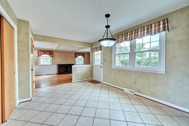 249 N Ashbrook Circle, Lakeside Park, KY 41017