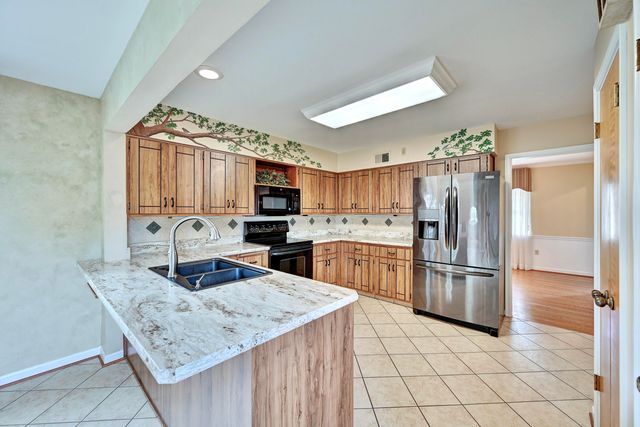 249 N Ashbrook Circle, Lakeside Park, KY 41017