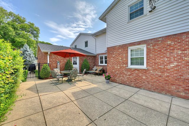 249 N Ashbrook Circle, Lakeside Park, KY 41017