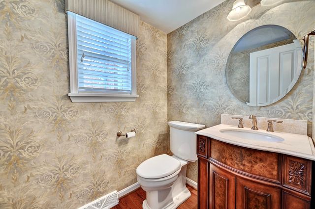 249 N Ashbrook Circle, Lakeside Park, KY 41017