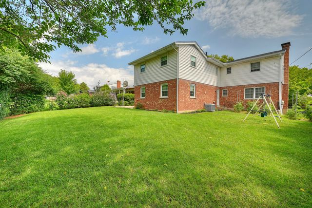 249 N Ashbrook Circle, Lakeside Park, KY 41017