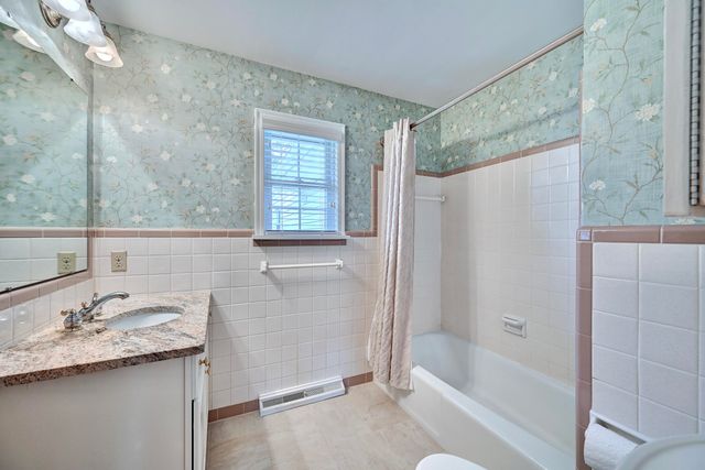 249 N Ashbrook Circle, Lakeside Park, KY 41017