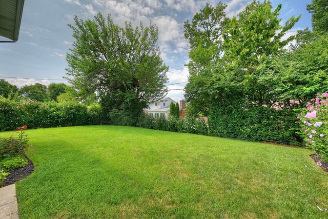249 N Ashbrook Circle, Lakeside Park, KY 41017
