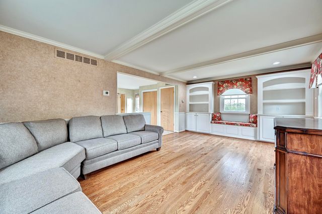 249 N Ashbrook Circle, Lakeside Park, KY 41017