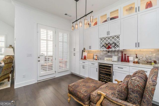 963 South on main Drive, Woodstock, GA 30188