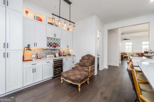 963 South on main Drive, Woodstock, GA 30188