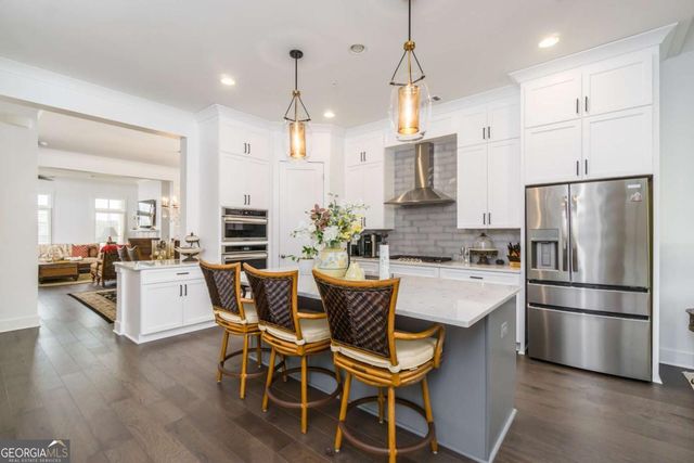 963 South on main Drive, Woodstock, GA 30188