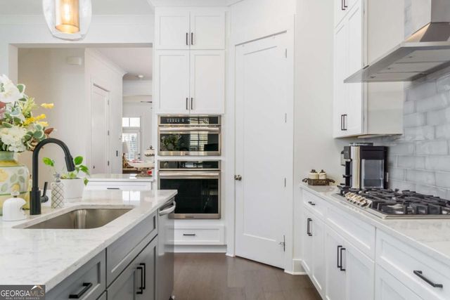 963 South on main Drive, Woodstock, GA 30188