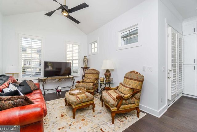 963 South on main Drive, Woodstock, GA 30188