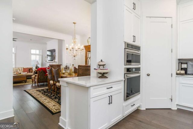 963 South on main Drive, Woodstock, GA 30188