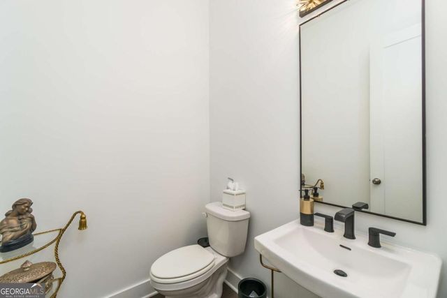 963 South on main Drive, Woodstock, GA 30188