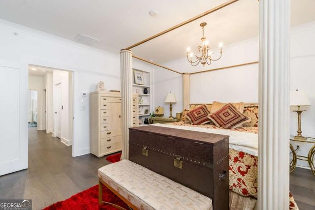 963 South on main Drive, Woodstock, GA 30188