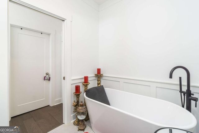 963 South on main Drive, Woodstock, GA 30188