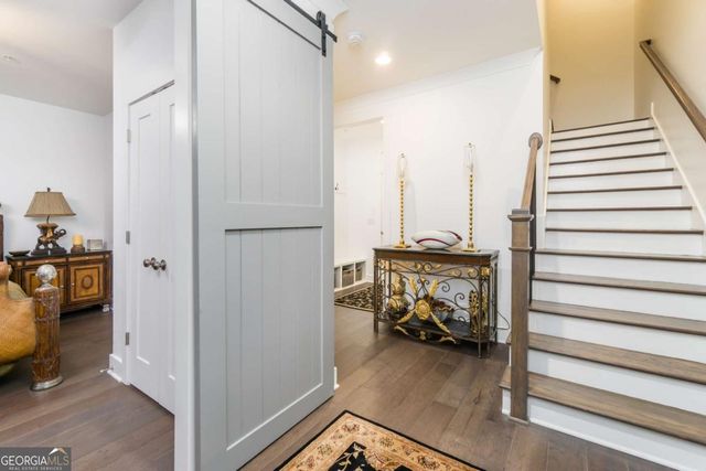 963 South on main Drive, Woodstock, GA 30188