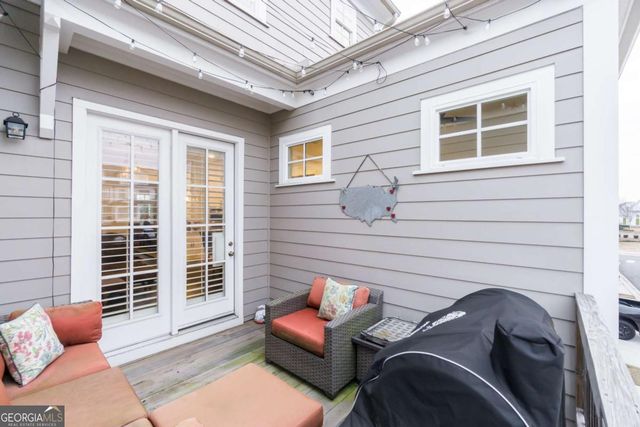 963 South on main Drive, Woodstock, GA 30188