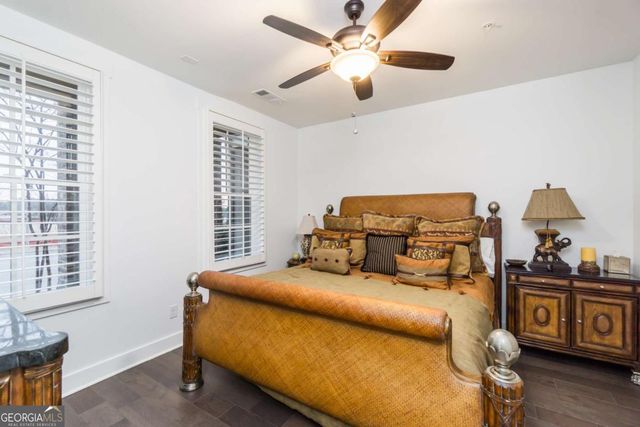 963 South on main Drive, Woodstock, GA 30188