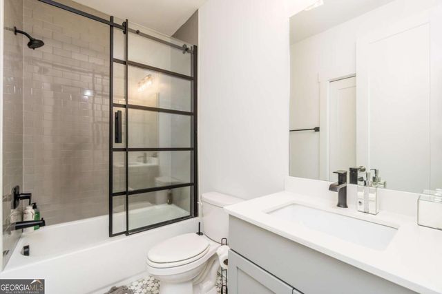 963 South on main Drive, Woodstock, GA 30188