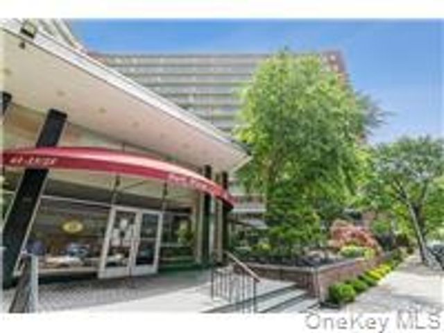 61-15 97th Street 15P, Rego Park, NY 11374