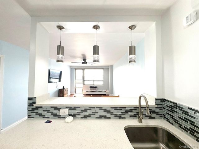 61-15 97th Street 15P, Rego Park, NY 11374