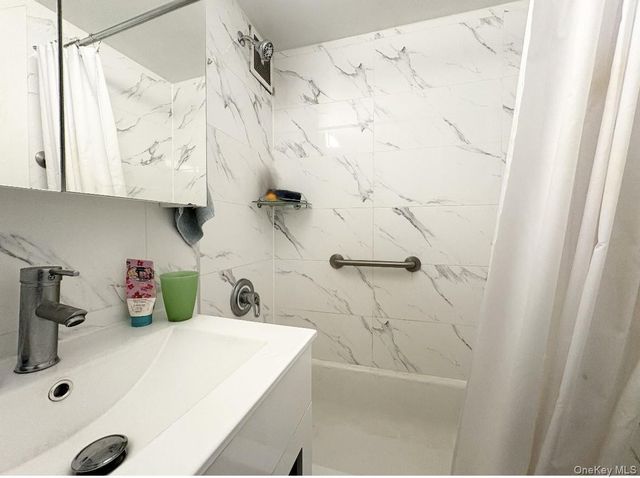 61-15 97th Street 15P, Rego Park, NY 11374