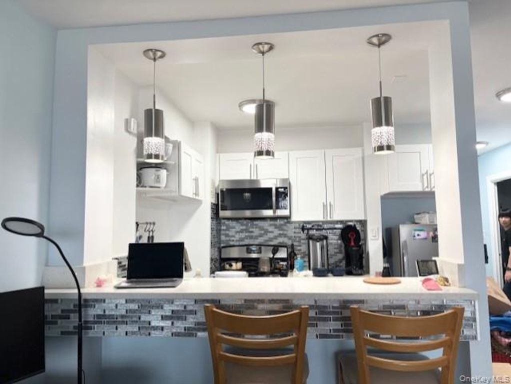 61-15 97th Street 15P, Rego Park, NY 11374