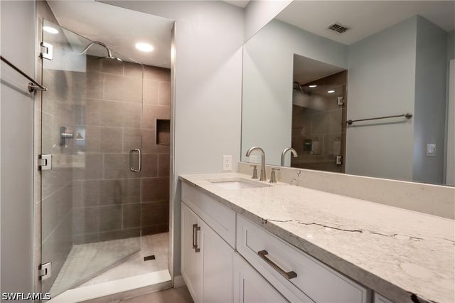 2585 Old Groves RD L203, Naples, FL 34109
