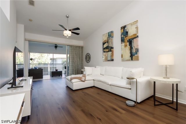 2585 Old Groves RD L203, Naples, FL 34109