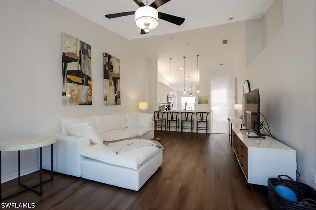 2585 Old Groves RD L203, Naples, FL 34109
