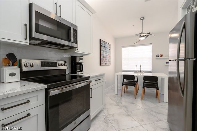 2585 Old Groves RD L203, Naples, FL 34109