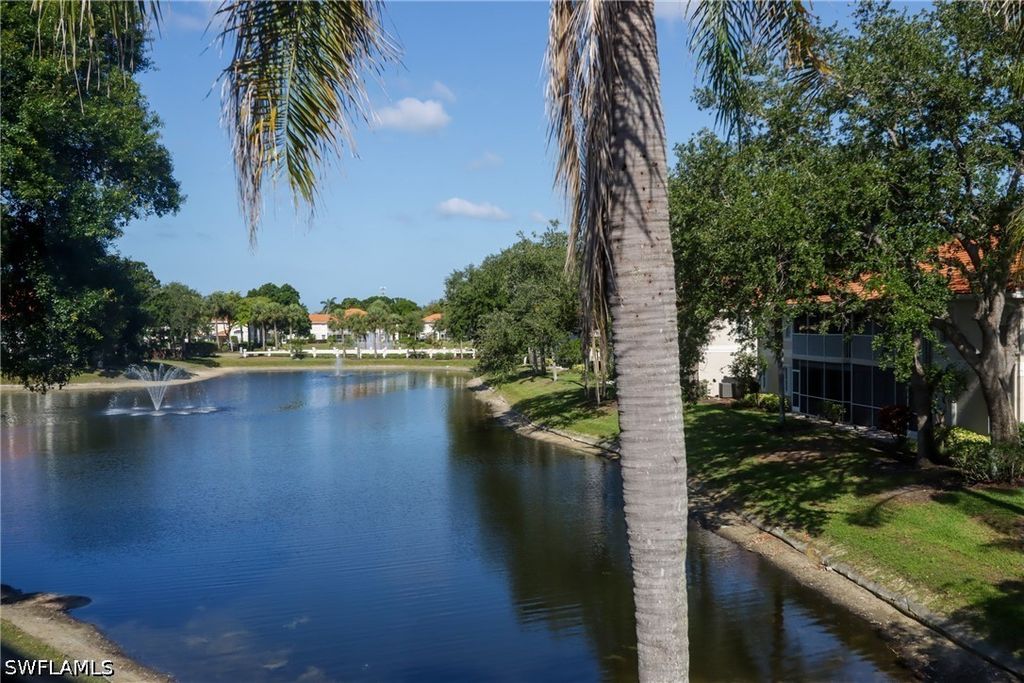 2585 Old Groves RD L203, Naples, FL 34109