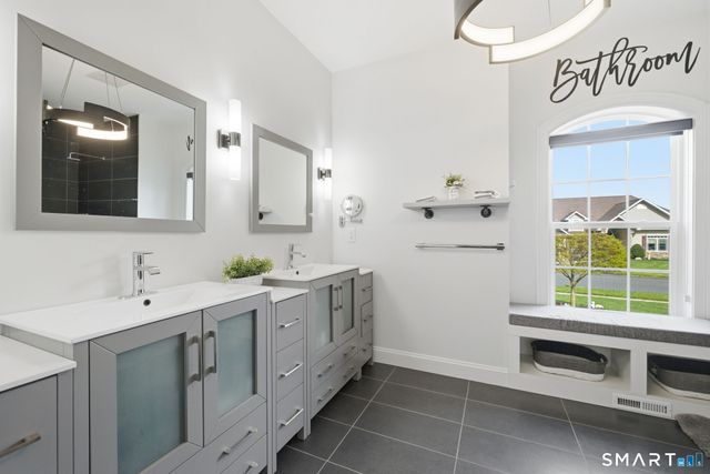 90 Belgian Circle, Bristol, CT 06010