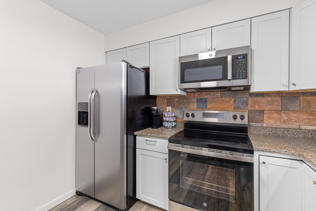 Image 10 of property listing at 2019 Wild Flower, Charleston, SC 29414